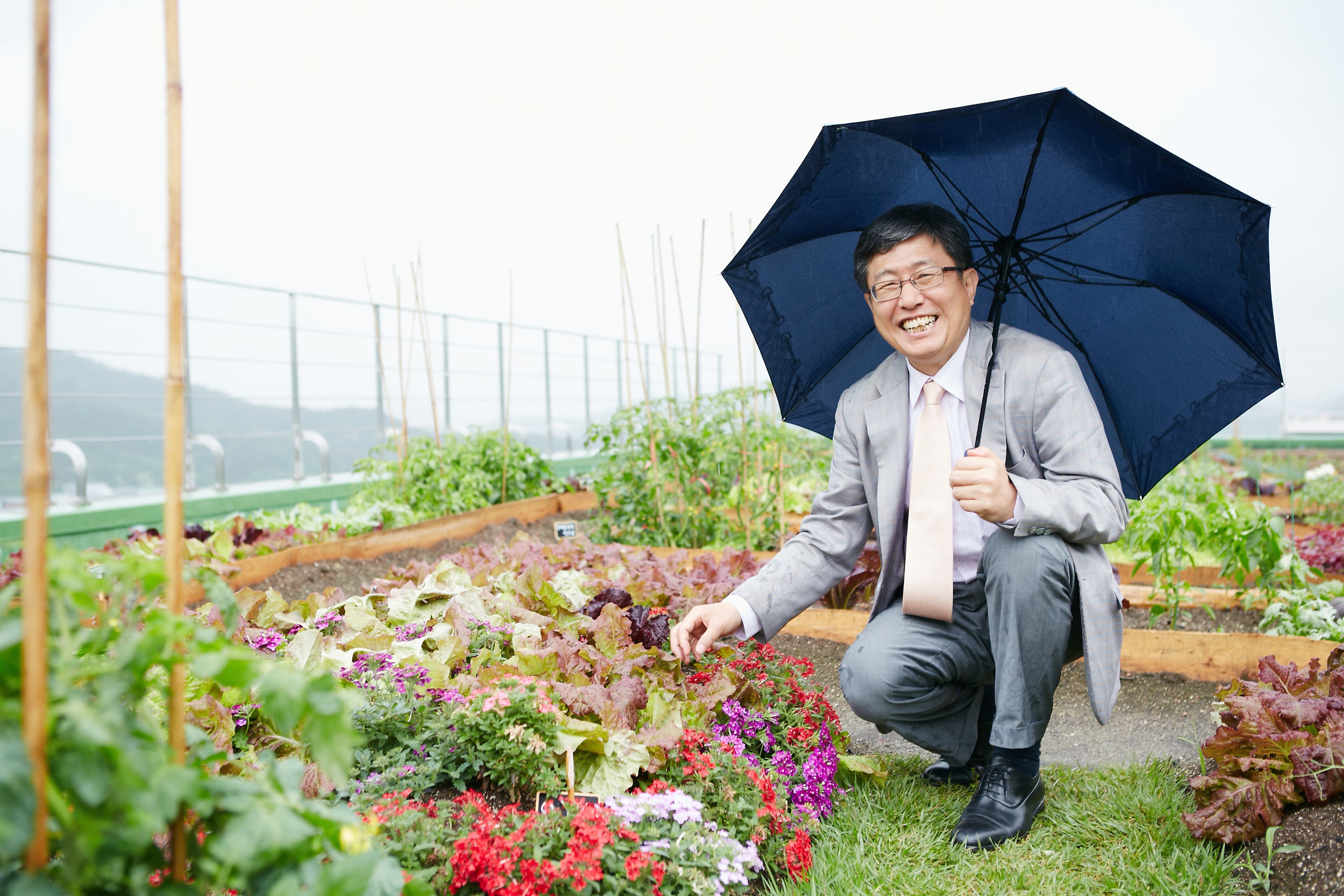 Dr. Mooyoung Han